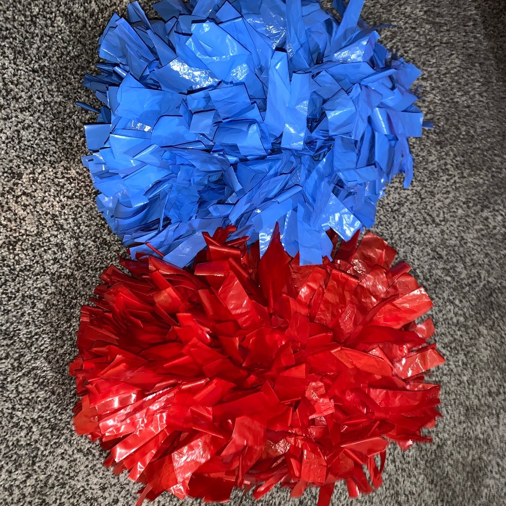 varsity spirit cheer poms